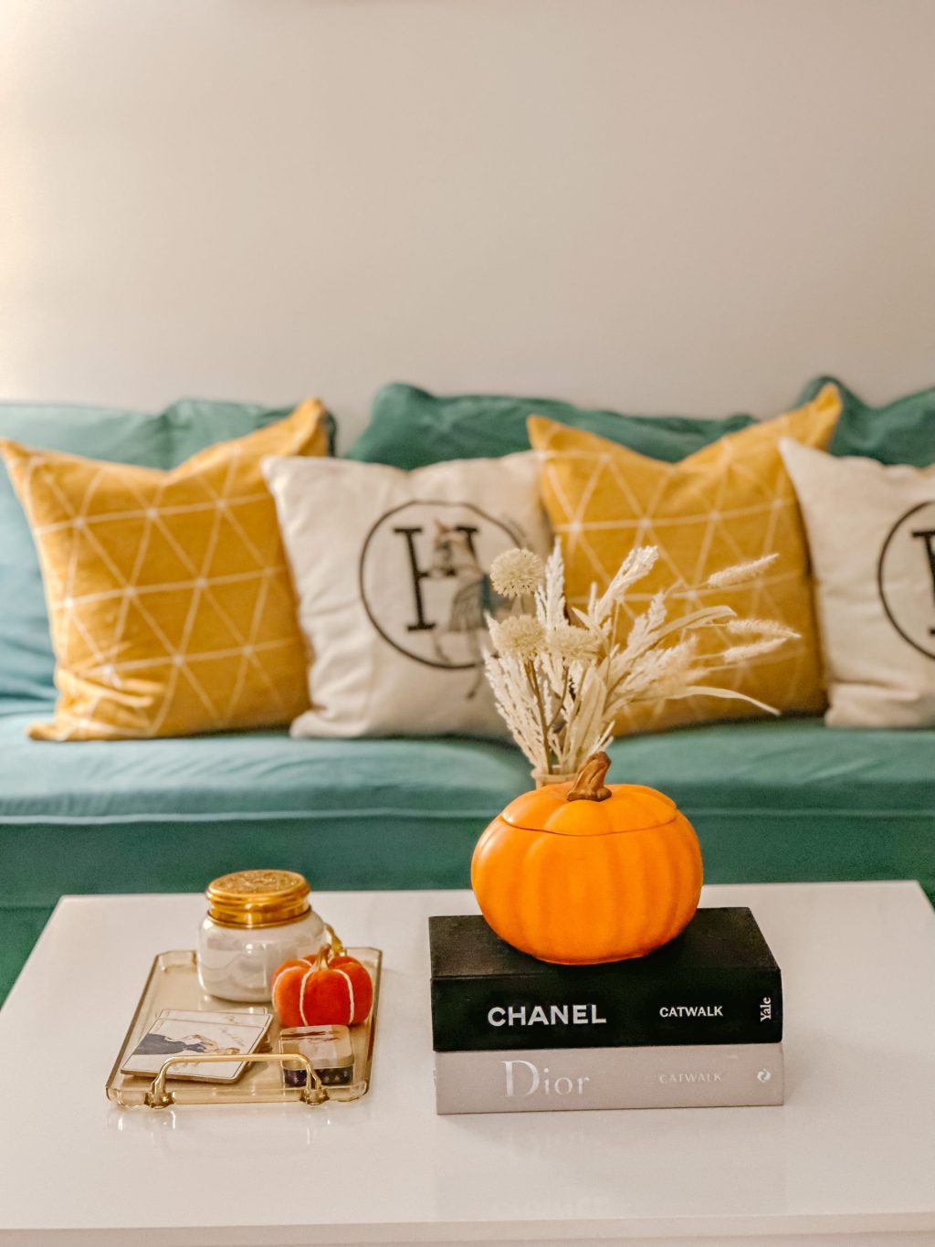 Grandmillennial Living Room: How to Achieve the Vintage&nbsp;Look